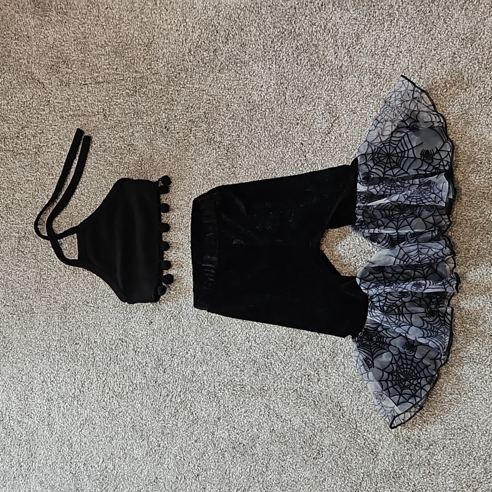 Black crop top/velvet spider flares (2T)